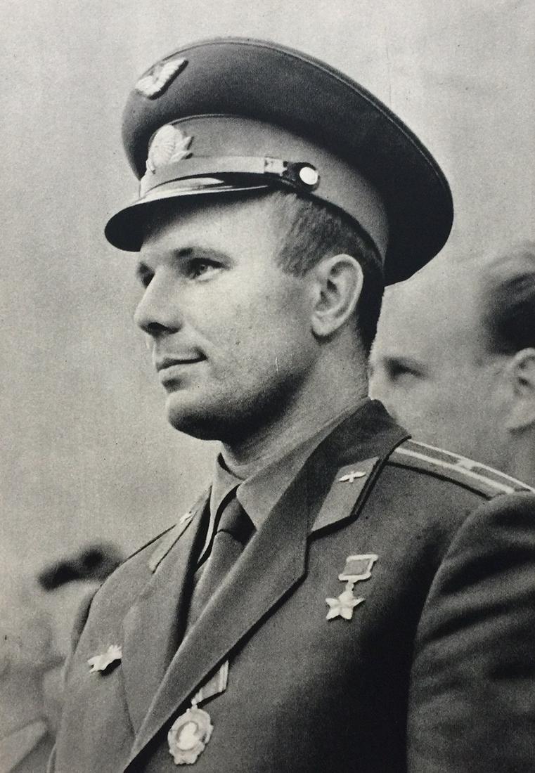 Gagarin in Prague 1961 First edition czech book Space (1 of 14)