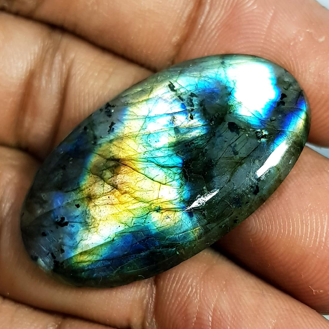 31.30 ct Natural Labradorite: Oval-Usa