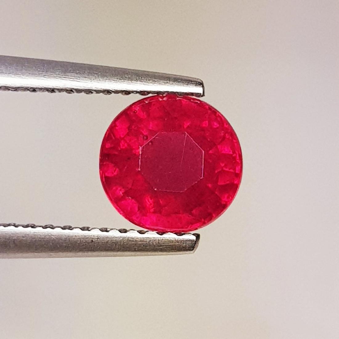 1.85 ct Natural Ruby (1 of 6)