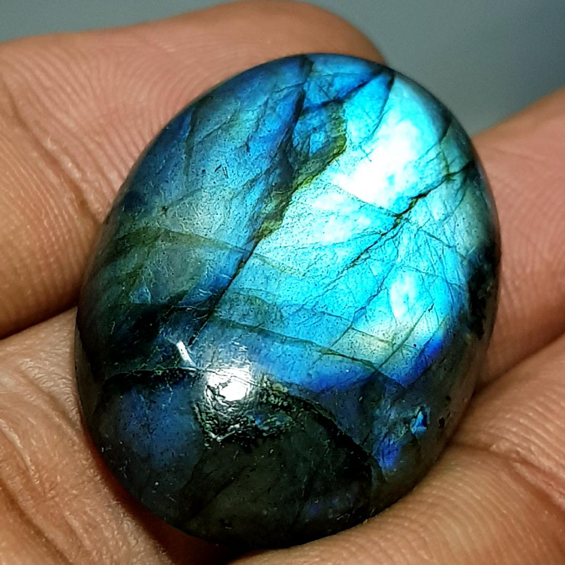 41.60 ct Natural Labradorite: Oval-Usa