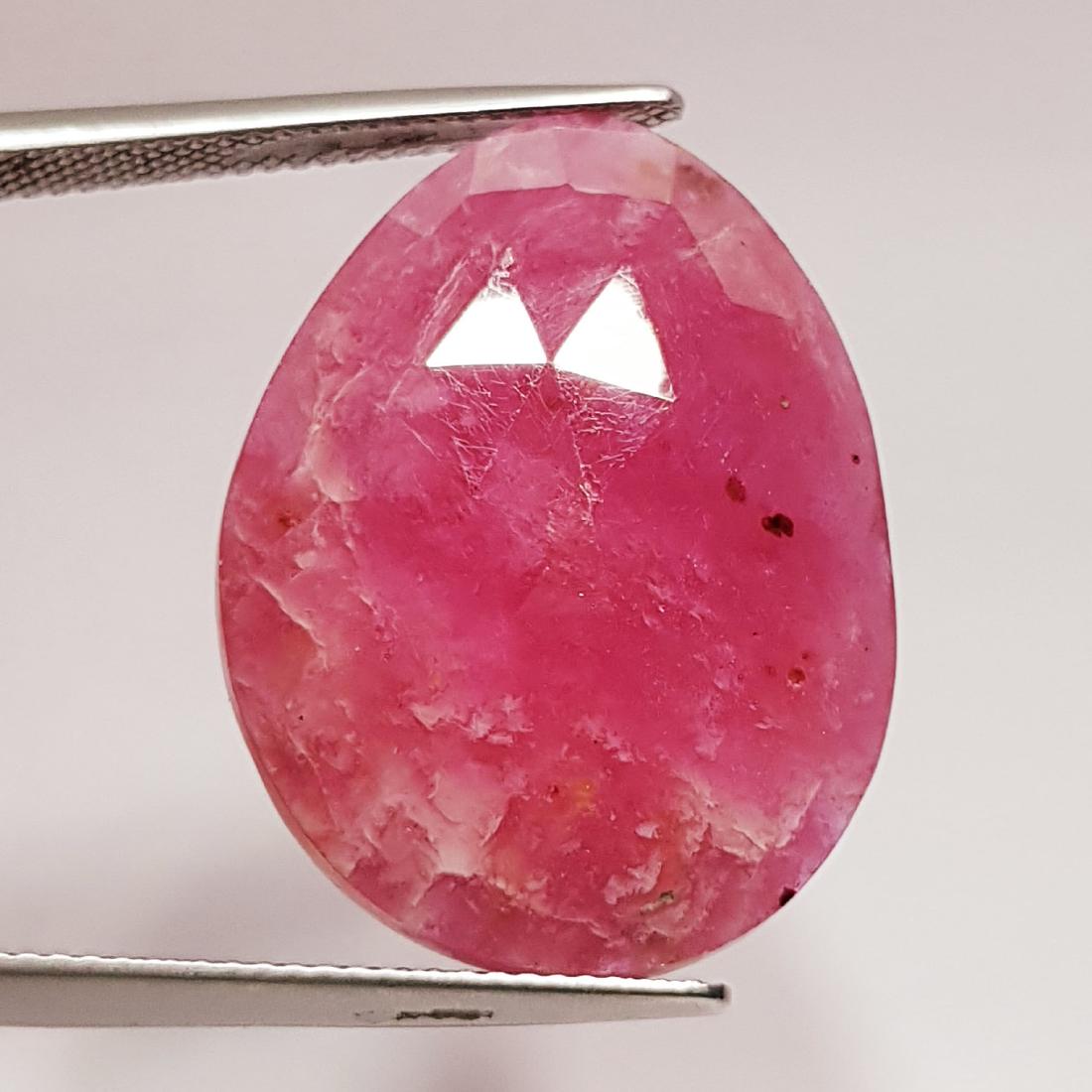 24.30 ct Natural Faceted Ruby (1 of 6)