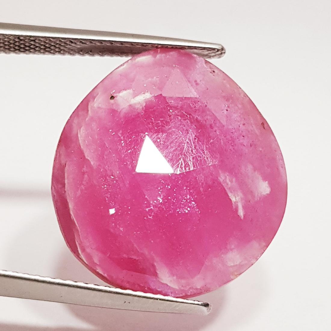 19.50 ct Natural Faceted Ruby (1 of 6)