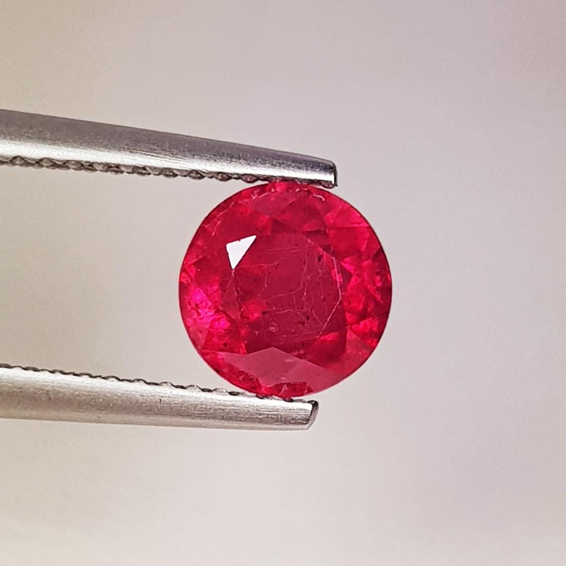 2.20 ct Natural Ruby (1 of 6)