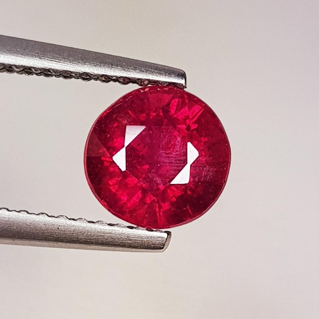 1.95 ct Natural Ruby (1 of 6)