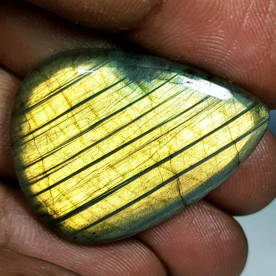 29.30 Natural Labradorite: Pear-Usa