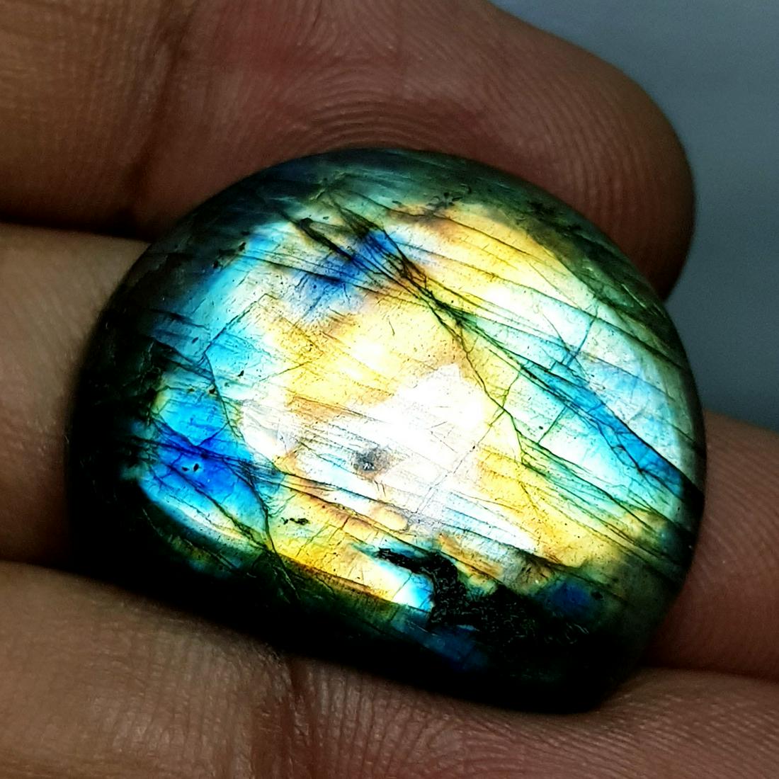 34.51 ct Natural Labradorite: Fancy-Usa