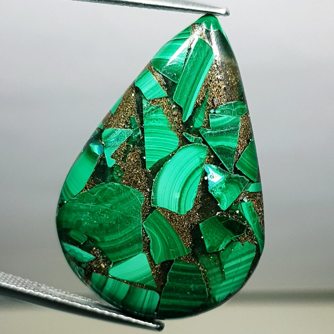 23.75 ct Natural Copper Malachite: Pear-Africa