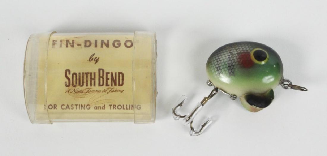 Fin - Dingo by South Bend Fishing Lure w/ Case: In case with paper. The South Bend Bait Company grew out of a small company founded by Frank G. Worden, who manufactured bucktail fly lures in his home in the late 1890’s with the Worden Bucktail. I