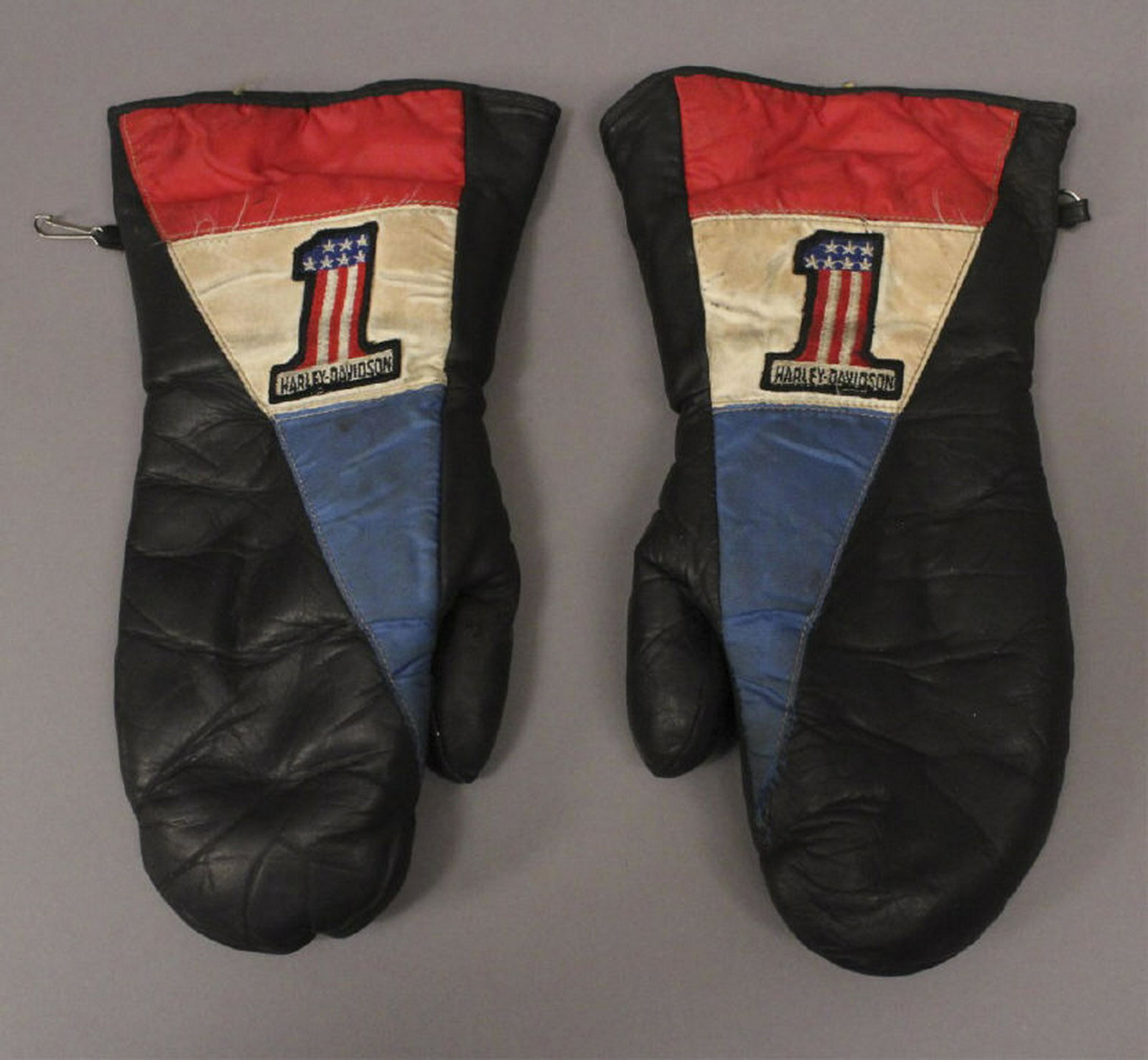 Vintage Harley Davidson Motorcycle Mittens: Size Medium. [PNE 625]