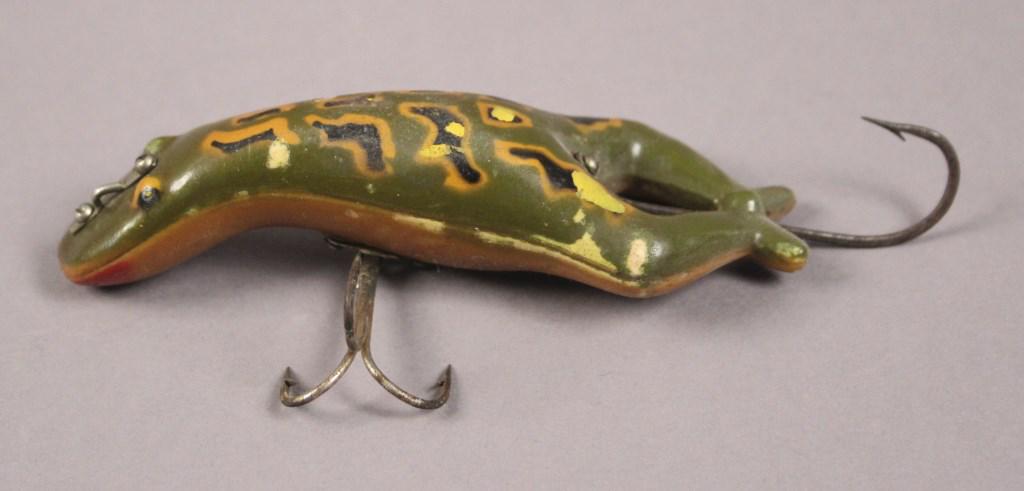 Heddon Luny Frog Fishing Lure: Vintage Luny Lure with Closed Legs and Two Hooks. Measures Approximately 4". [HOO 127]