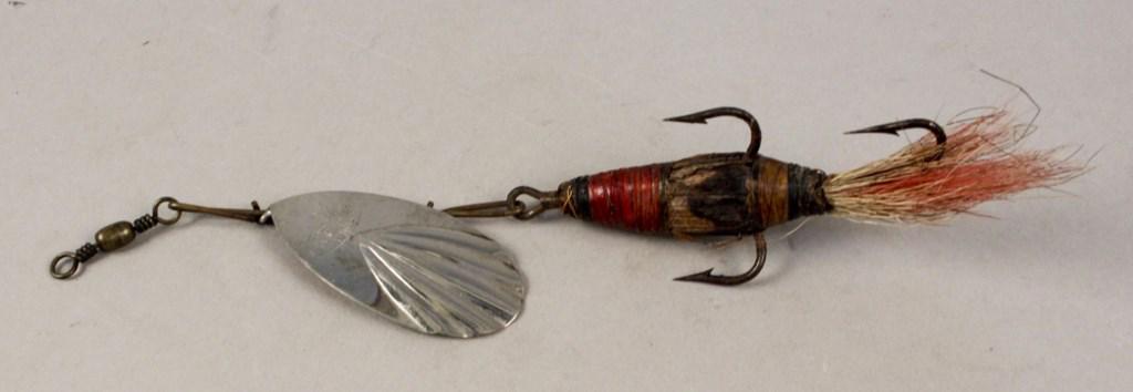 Vintage Shakespeare Muskie Trolling Minnow Lure: Manufactured by Shakespeare of Kalamazoo, Michigan. [RMP 2641]