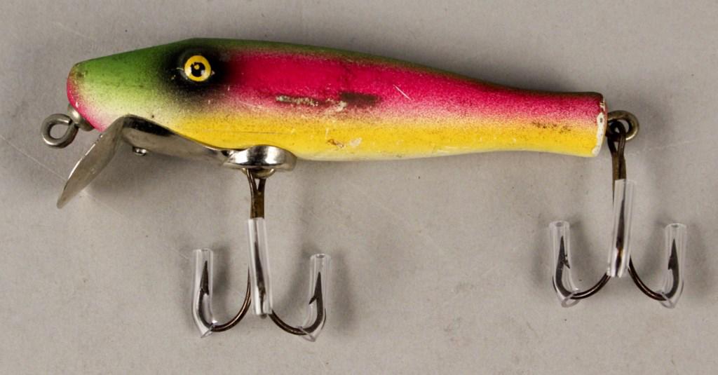 Vintage Paw Paw Pike Minnow Fishing Lure: Unusual color. [RMP 2630]