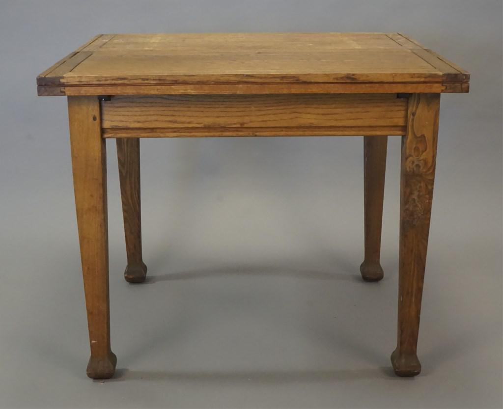For Auction Antique Extendable Tiger Oak Wood Table 474 On Oct