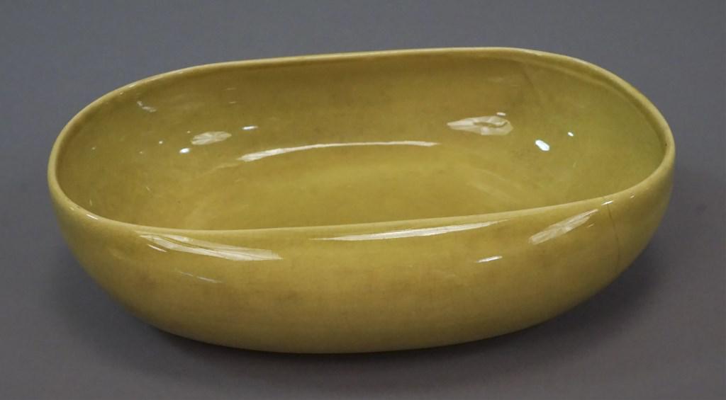 Steubenville Russel Wright Oval Serving Bowl: Hairline crack as shown in pictures. [MST 119]