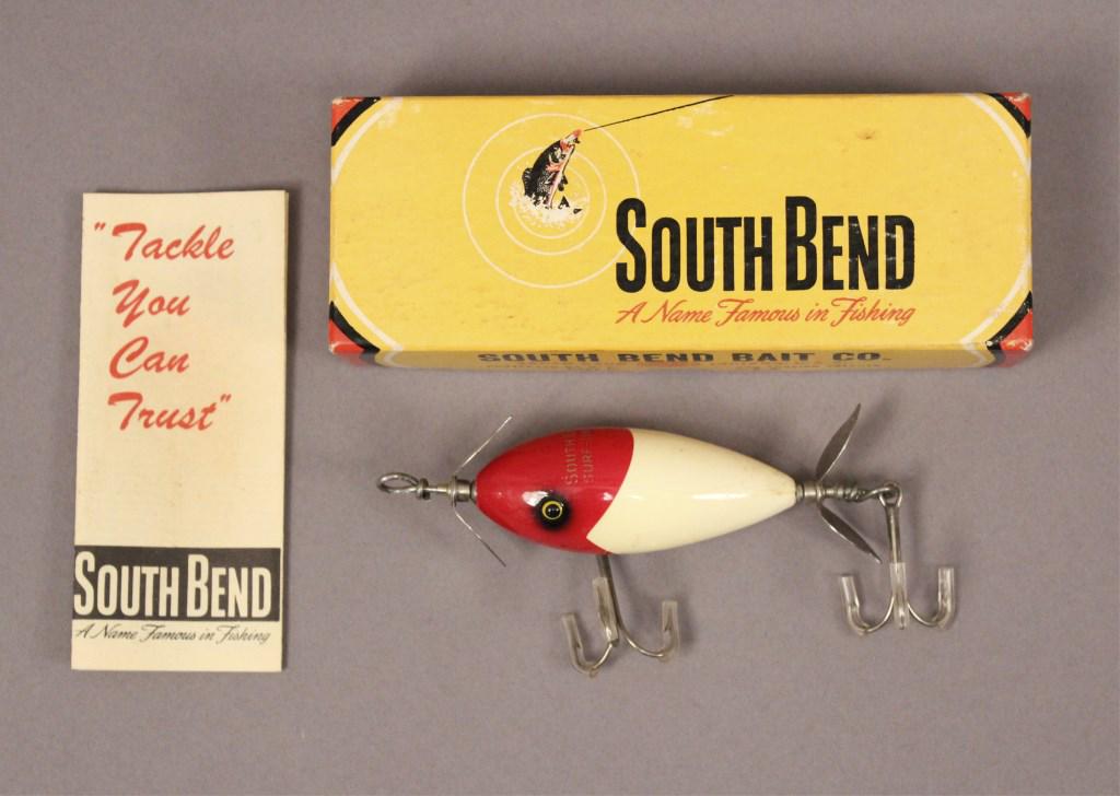 South Bend Surf - Oreno #962 Fishing Lure: Watch for a large selection of vintage lures throughout the auction, many in boxes, along with unique, specialty lures. [RMP 4077]