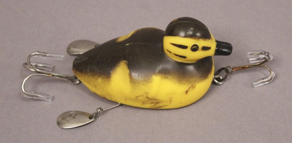 Vintage Cree Duck Fishing Lure: [MAB 762]