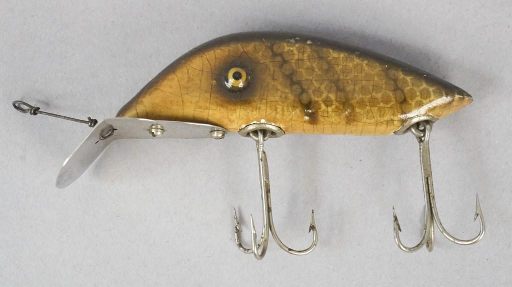 South Bend Min - Oreno #926 Fishing Lure: The South Bend Bait Company grew out of a small company founded by Frank G. Worden, who manufactured bucktail fly lures in his home. Not much is known about Worden’s early life or his activities aft