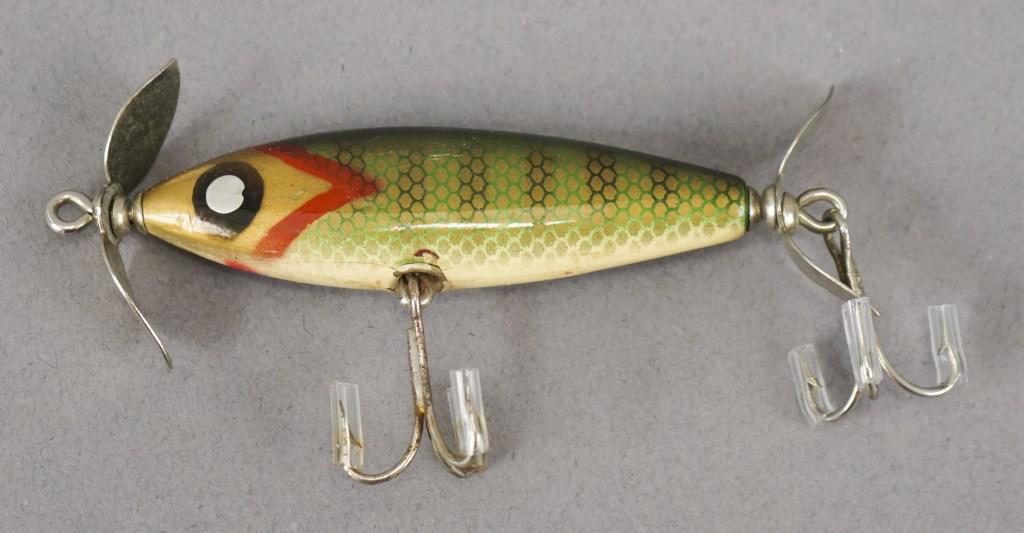 Paw Paw Little Shiner #8400 Fishing Lure: [MAB 2026]