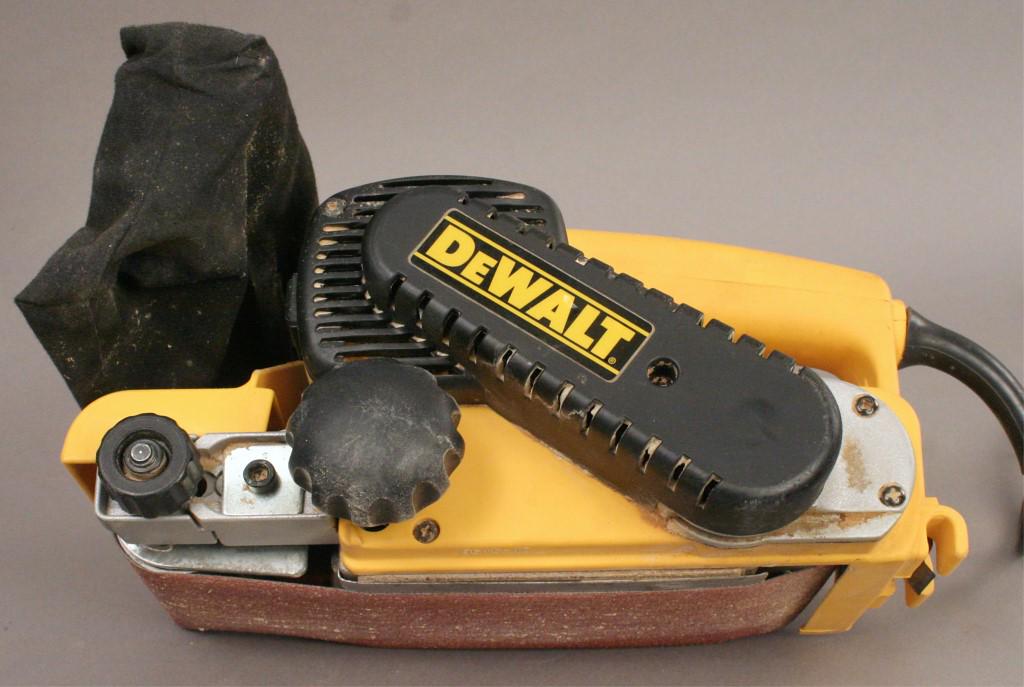 Dw430 belt sander outlet