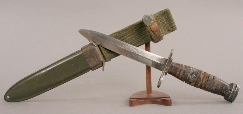WWII US M8 Military Sheath with Bayonet Knife (1 of 6)