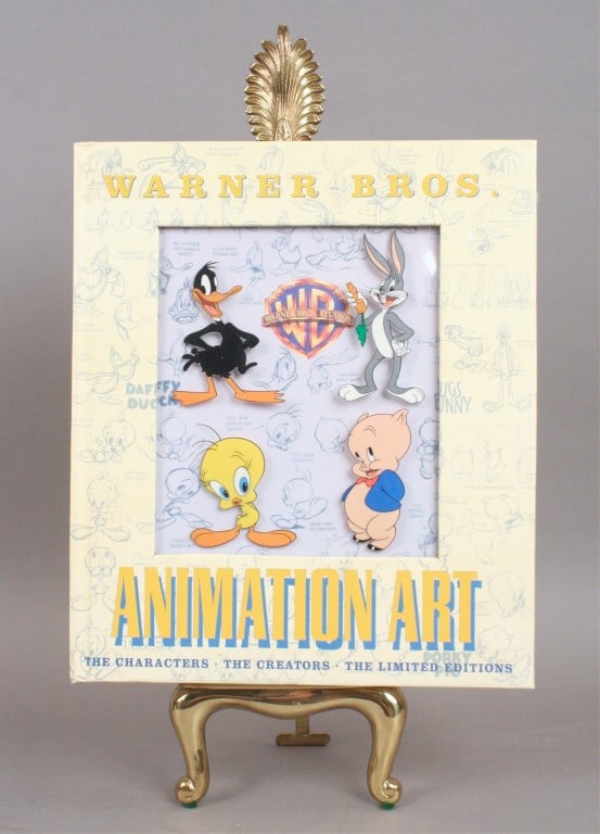 Warner Bros. Looney Tunes Animation Art Book: Coffee table size book with beautiful illustrations. Stand for display purposes only - not included. [TKJ 297]