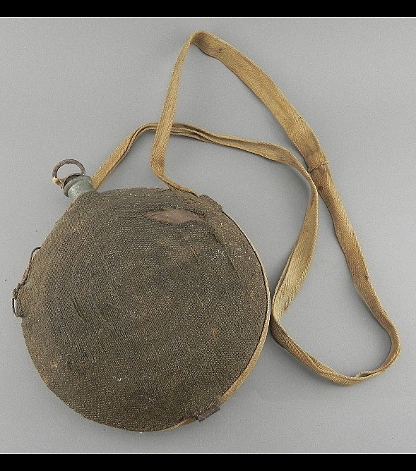 Hadden, Porter & Booth Bullseye Canteen w/Cover & Strap: Nice Hadden, Porter & Booth (Philadelphia) bullseye canteen. Nicely and legibly marked with what appears to be it's original cover and strap. Some wear as expected but a really nice canteen.