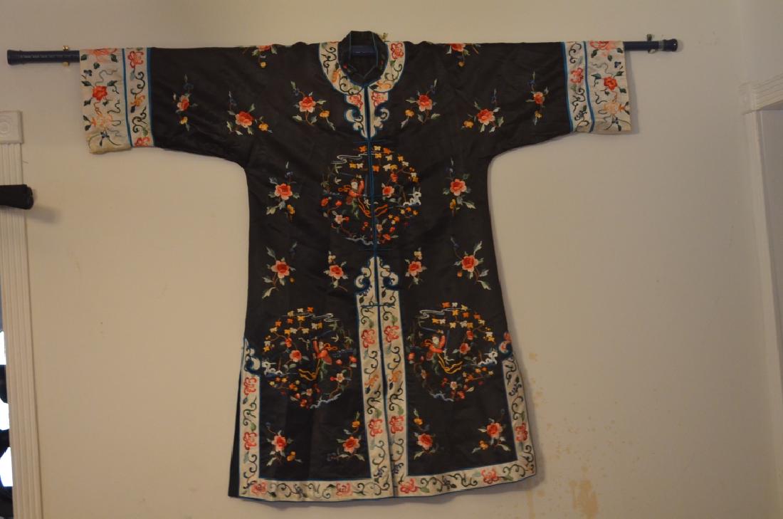 Vintage Chinese Embroidered Woman Robe Jacket. (1 of 12)