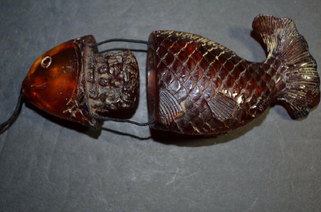 19th.C Chinese Amber Carved Snuff Bottle in Fish S (1 of 10)