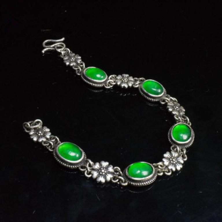 Chinese Bracelet w Green Stone (1 of 5)