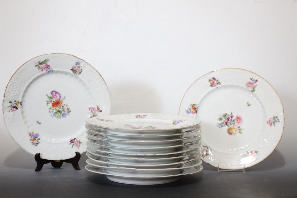 12 Pc. Porcelain Dinner Plates (1 of 4)
