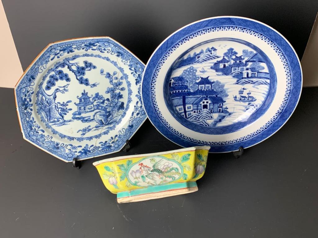 Two Chinese Porcelain Plates and Planter (1 of 8)