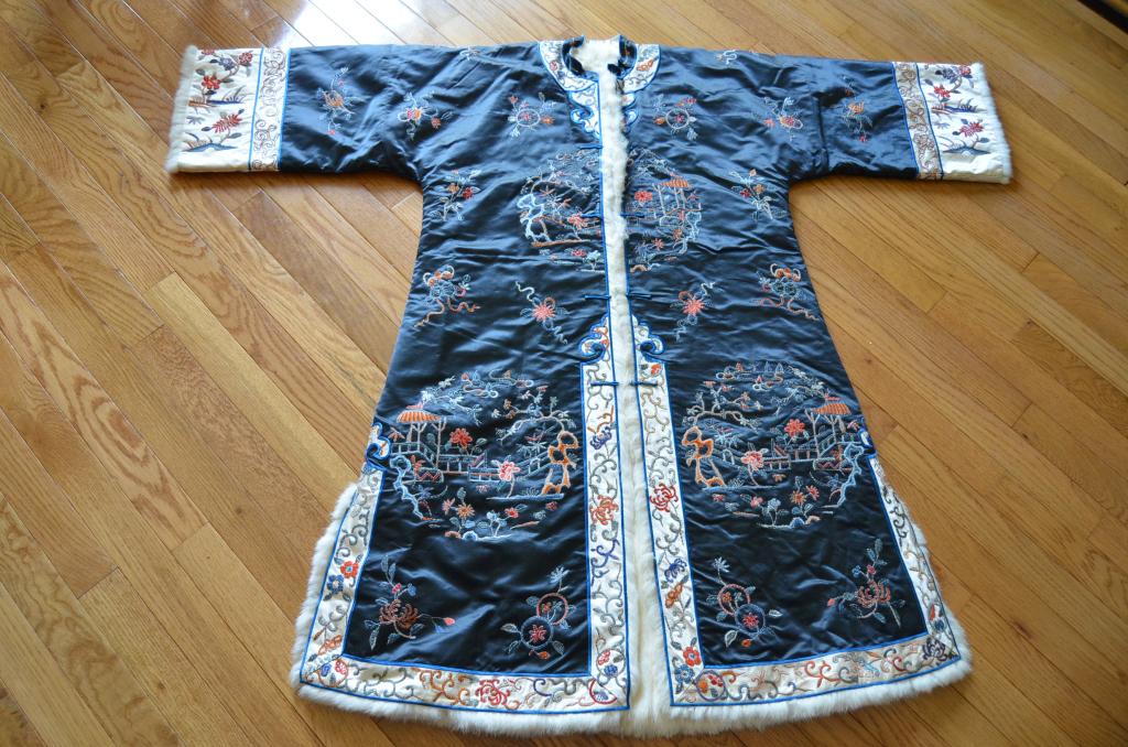Vintage Chinese Embroidered Robe Jacket: Vintage Chinese Embroidered Robe Jacket. very good condition. w wool . 42" by 51"
