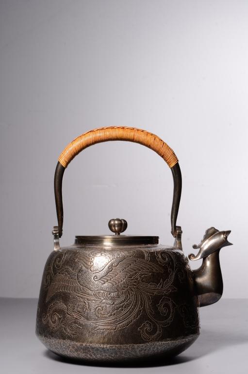 Japanese Silver Teapot, Engraved Phoenix (1 of 9)