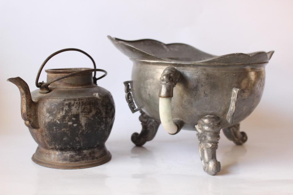 Chinese Pewter Tripod Burner w Jade Handle and Tea (1 of 13)