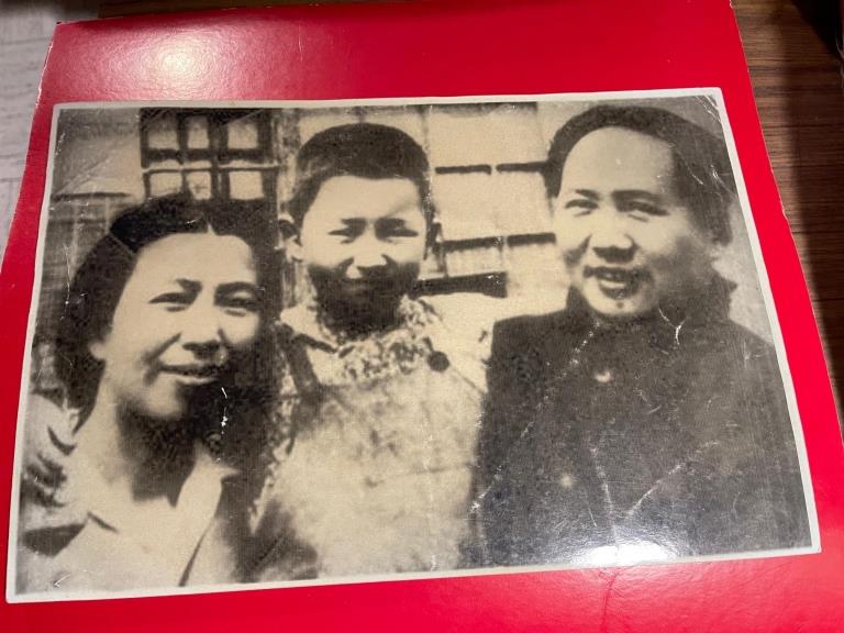 Chinese Photo of Mao Zedong: Chinese Photo of Mao Zedong
