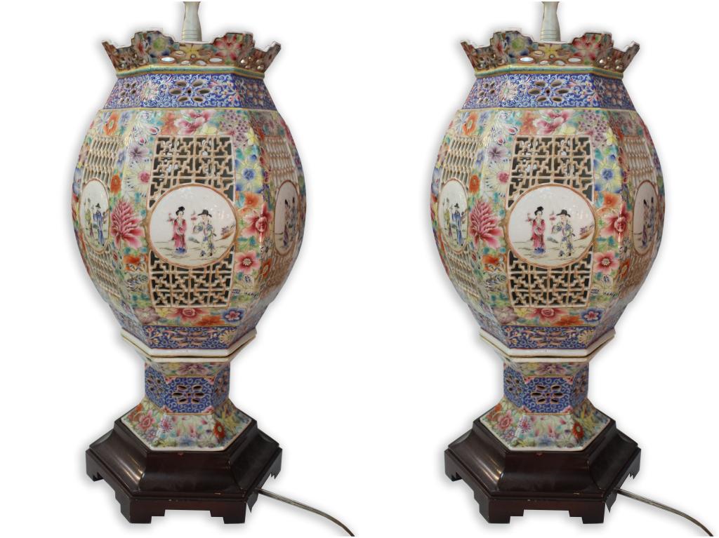 Pair of Chinese Famille Rose Porcelain Lamp (1 of 11)