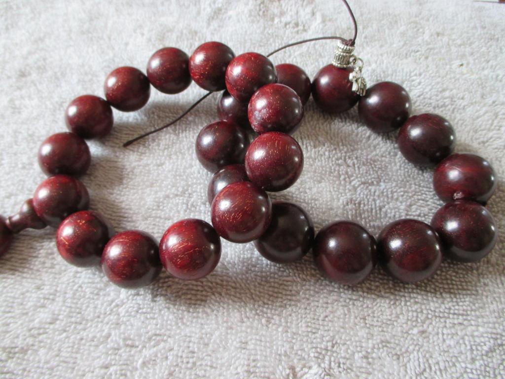 A set of two ZITAN string WOOD BEADS BRACELET (1 of 4)