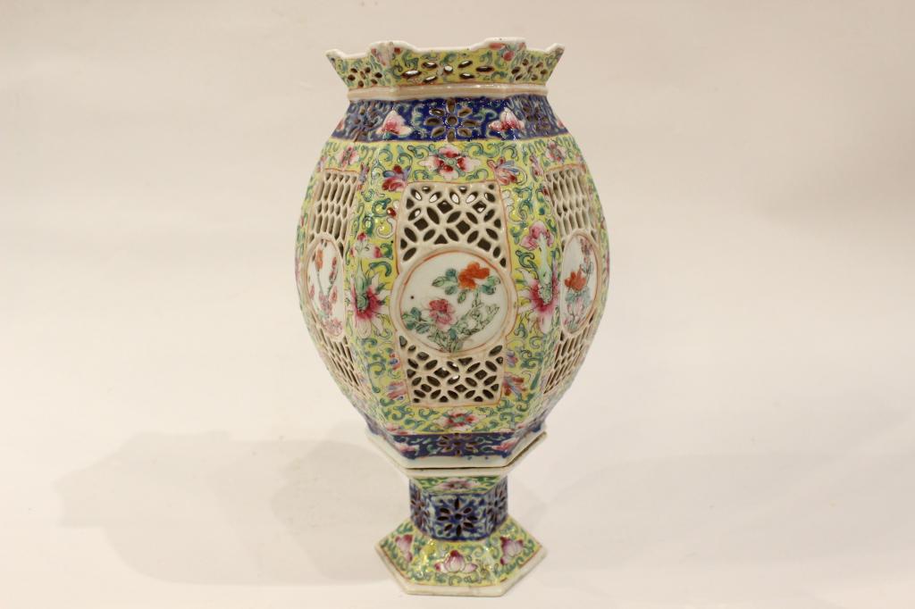 Chinese Famille Rose Porcelain Lamp (1 of 9)