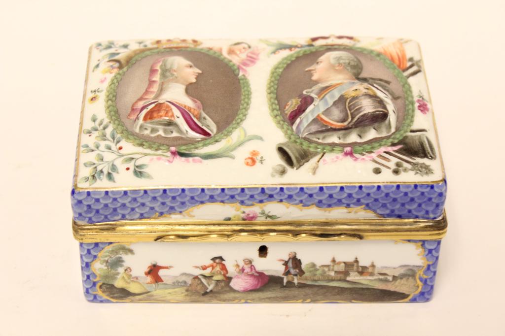 Continental Porcelain Box w Bronze Mount, In&out (1 of 8)