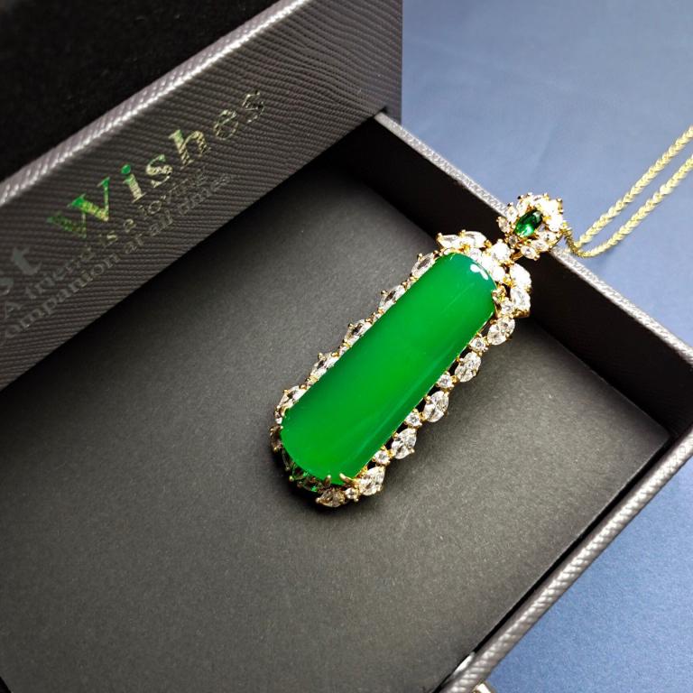 Chinese Green Chalcedony Pendant Necklace (1 of 5)
