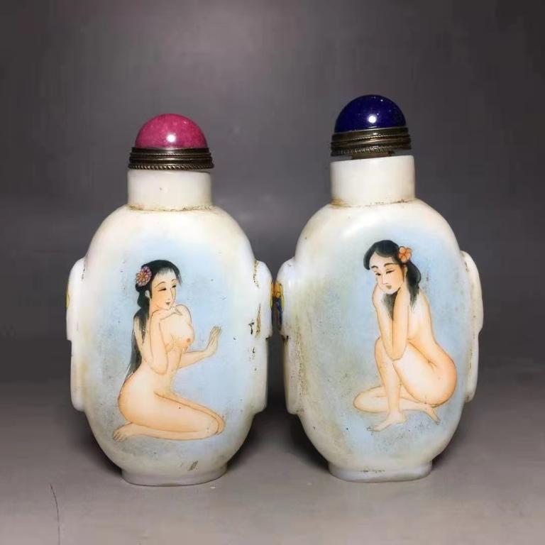 Two Chinese Snuff Bottle (1 of 2)