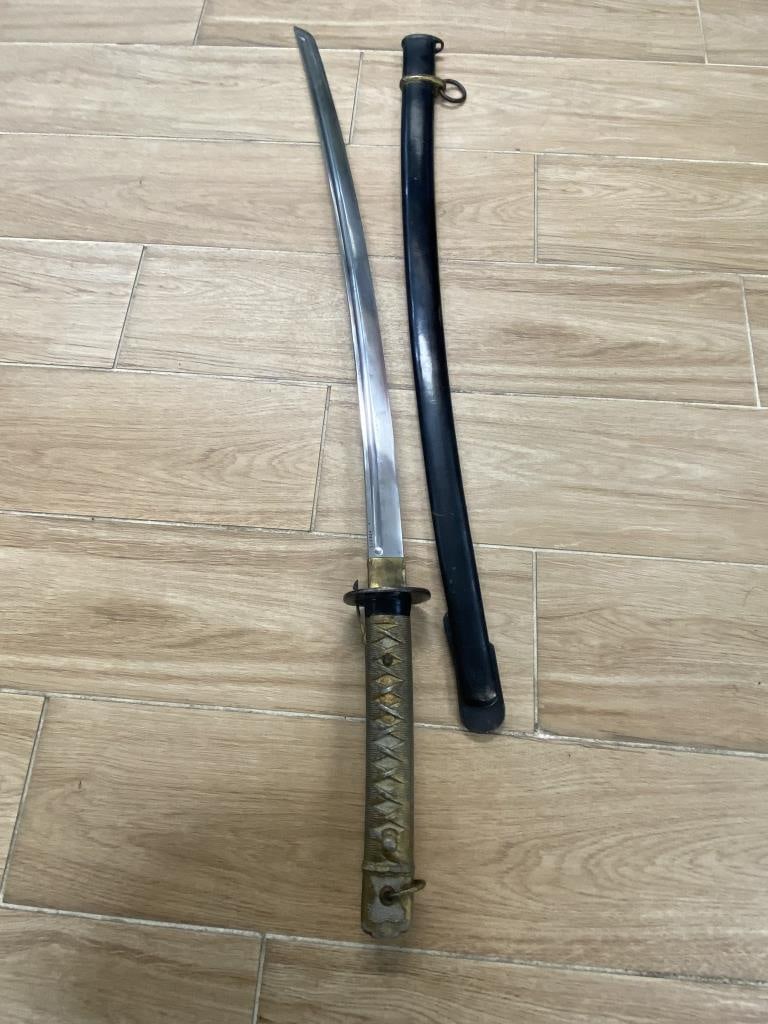 WW2 Japanese Officer Sword