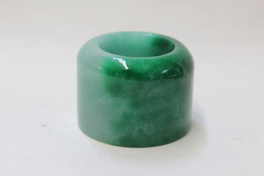 Chinese Jadeite Thumb Ring (1 of 4)
