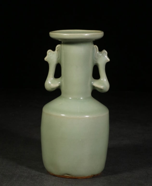 Chinese Longquan Vase (1 of 9)