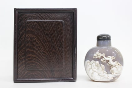 Chinese Agate Carved Snuff Bottle