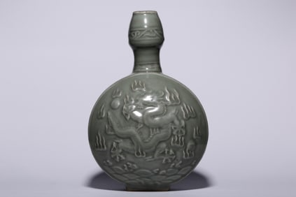 Chinese Longquan Vase