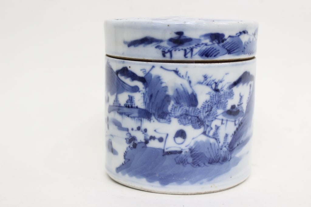 Qing Chinese Blue and White Porcelain Tea Caddy: Qing Chinese Blue and White Porcelain Tea Caddy 8cm H