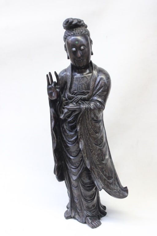 Tall Chinese Wood Carved Standing Guanyin Statue: Tall Chinese Wood Carved Standing Guanyin Statue . 24 1/2" H Provenance : From a Long Island ,NY Private Collector Please note the absence of a condition report does not imply that there are no condit