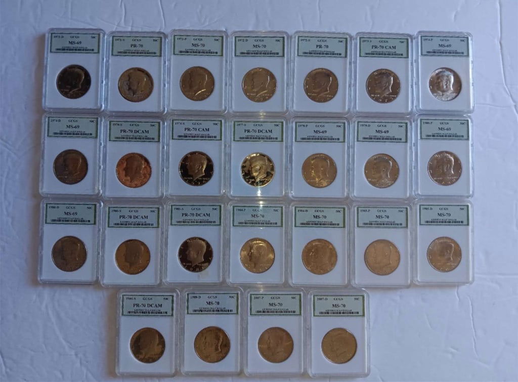 25 Kennedy Half Dollars 40% Silver. (1 of 10)