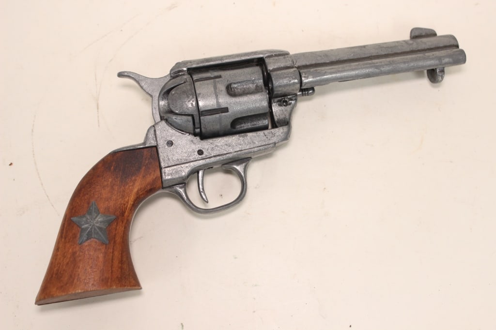 REPLICA of a BKA 98 revolver gun: REPLICA of a BKA 98 revolver pistol made by Denix of Spain 11" L